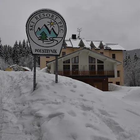 Skiresort Pec Poustevnik 아파트호텔 페츠포드 스녜즈코우